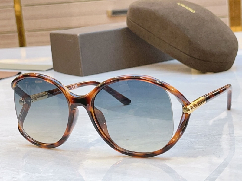 TOM FORD